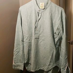 Vnt Henley shirt prestine